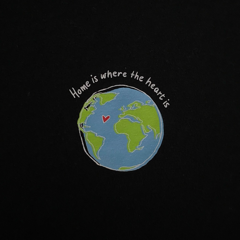 Old Navy “Home is where the heart is” Tee